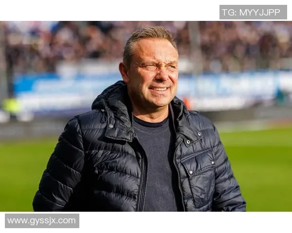 沙尔克04主帅盛赞球员出色表现欢呼胜利迎回良好状态 沙尔克04主帅盛赞球员出色表现欢呼胜利迎回良好状态