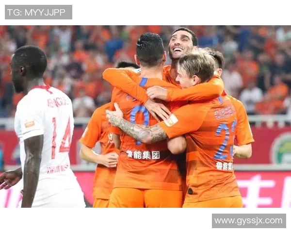 山东鲁能队迎战重庆队全力争胜展现球队实力与斗志